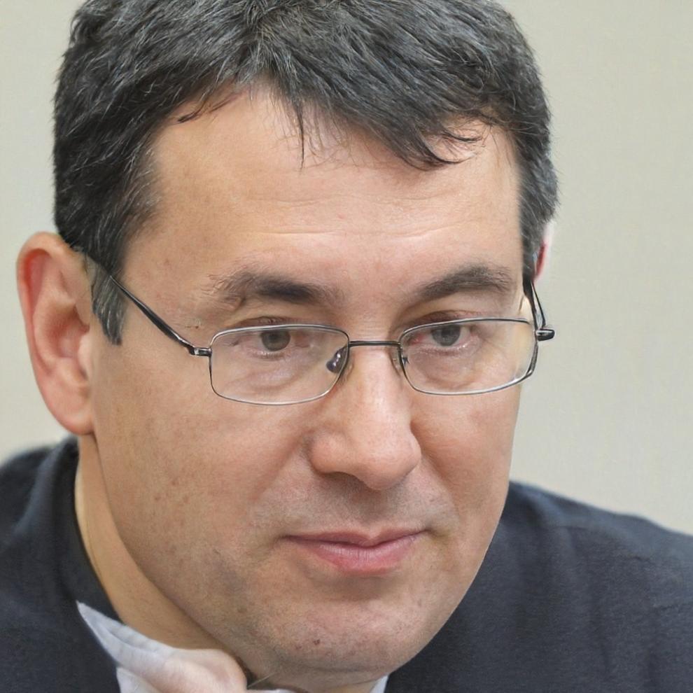 Instruktor kursu z wieloletnim doświadczeniem w branży gier mobilnych